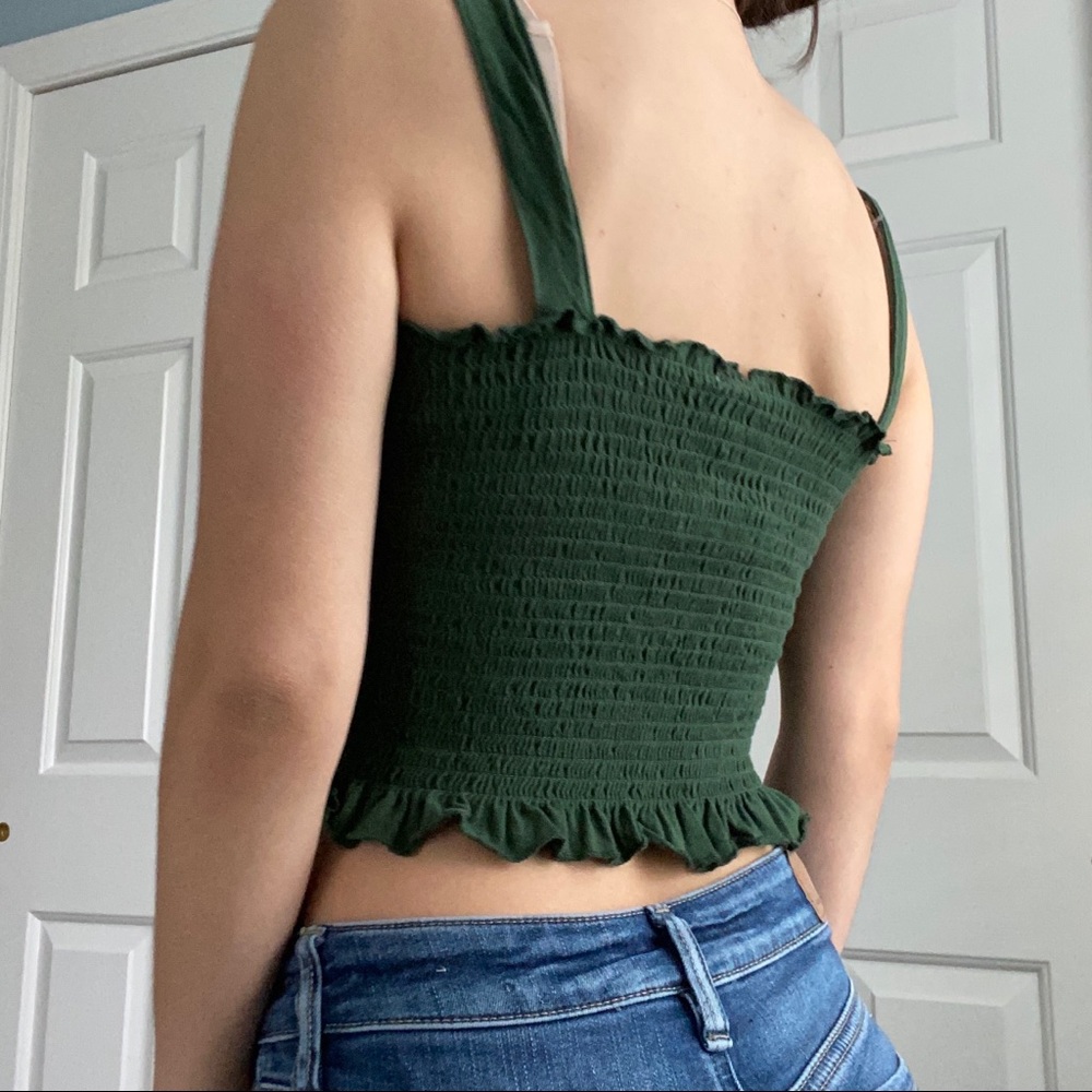 Me To We Cropped Green Ruched Tank - Picture 4 of 7